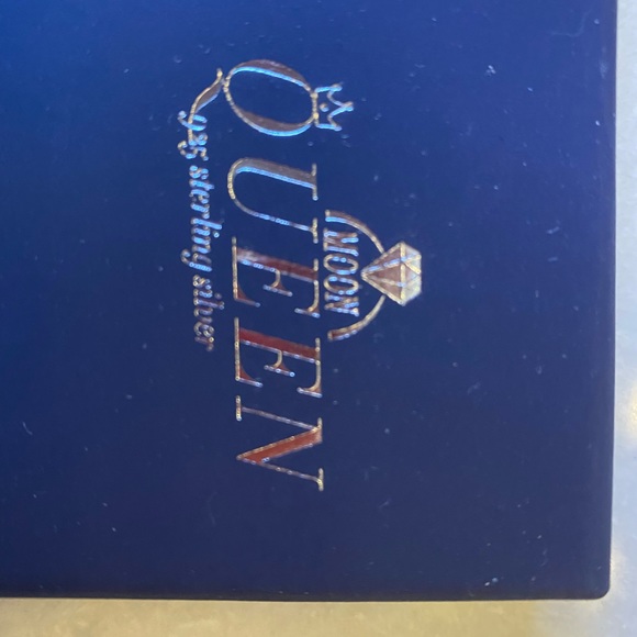 Gold Hoop Earrings 5 mm NIB - Picture 5 of 5